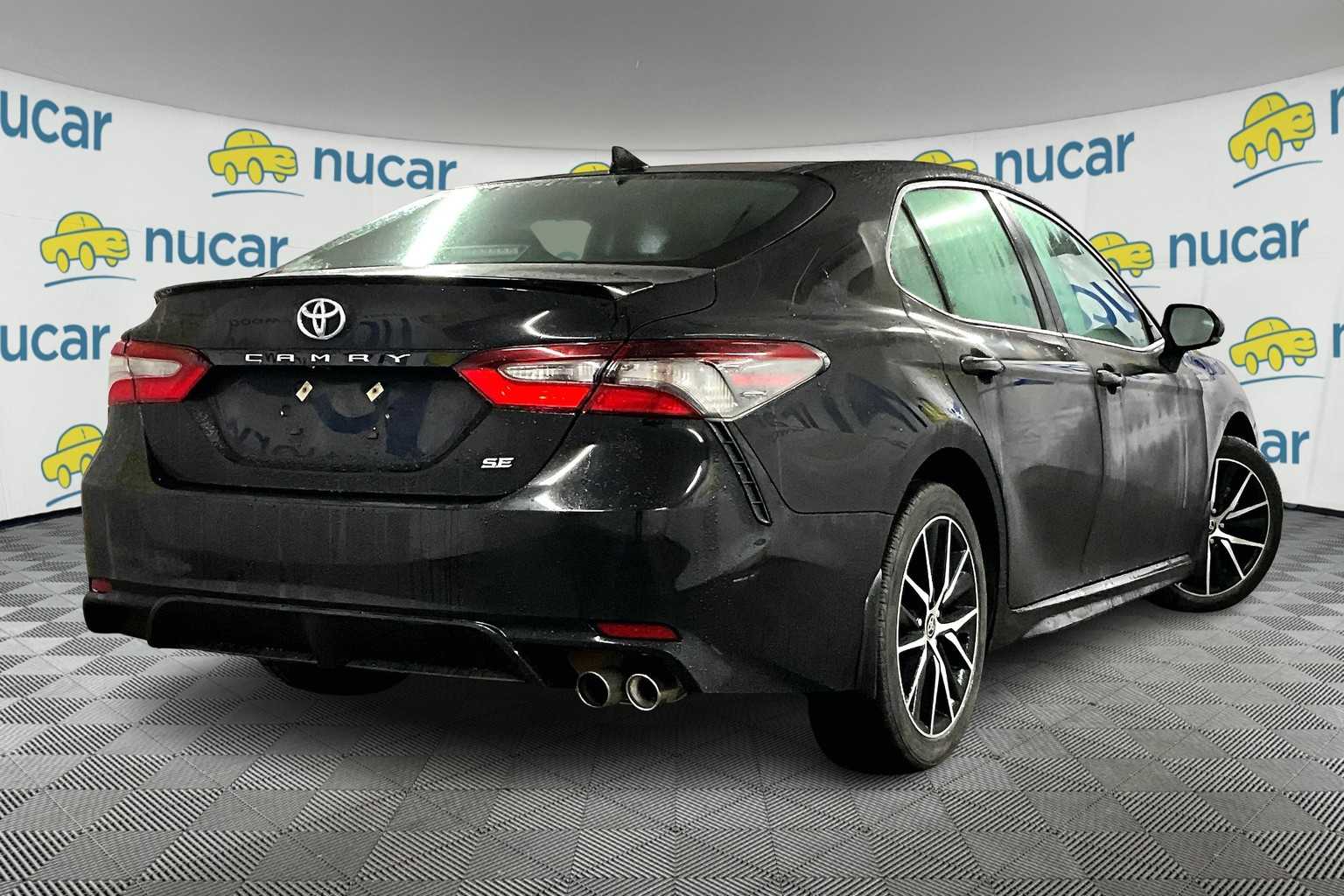 2023 Toyota Camry SE - Photo 6