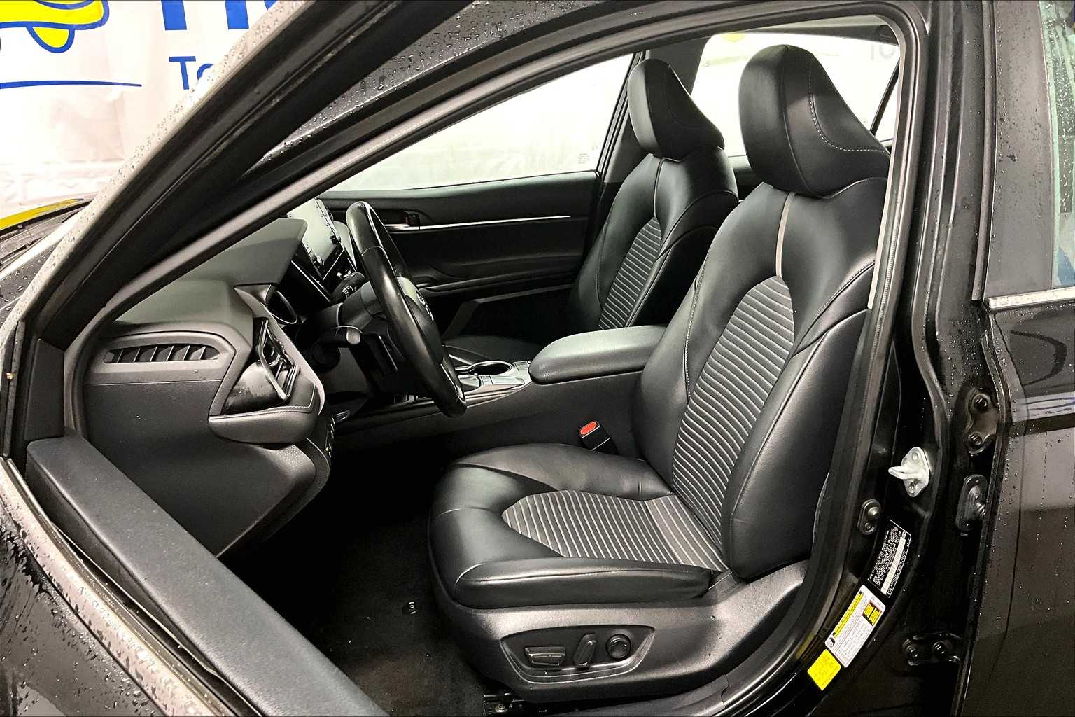 2023 Toyota Camry SE - Photo 10