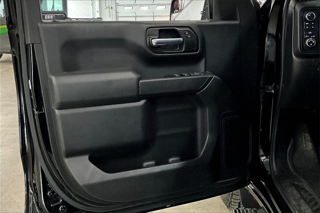 2019 Chevrolet Silverado 1500 WT - Photo 9