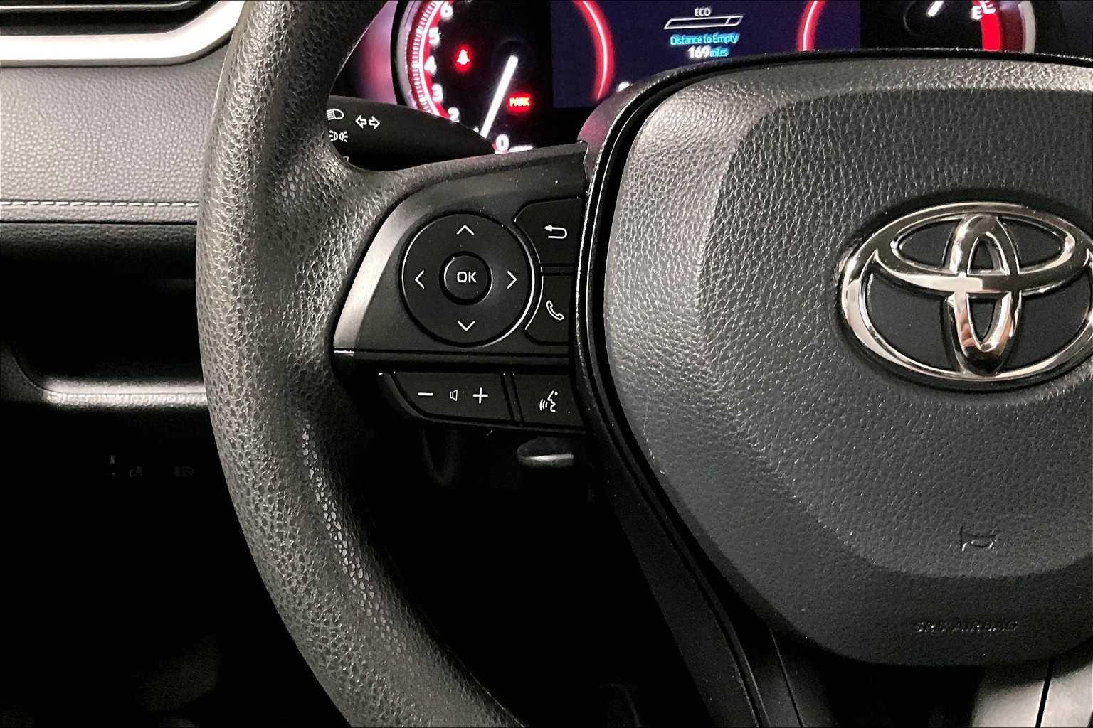 2024 Toyota RAV4 XLE - Photo 22
