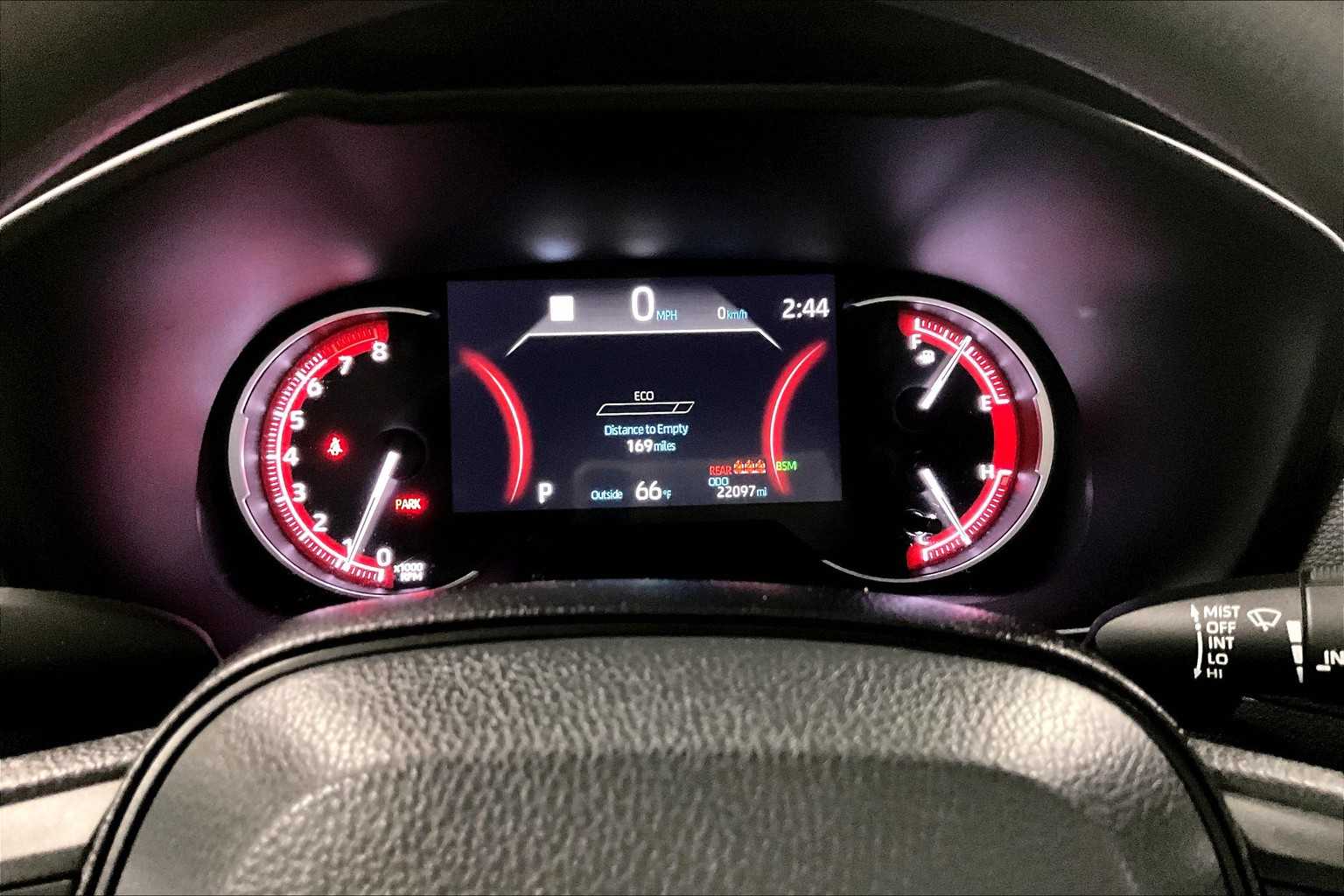 2024 Toyota RAV4 XLE - Photo 24