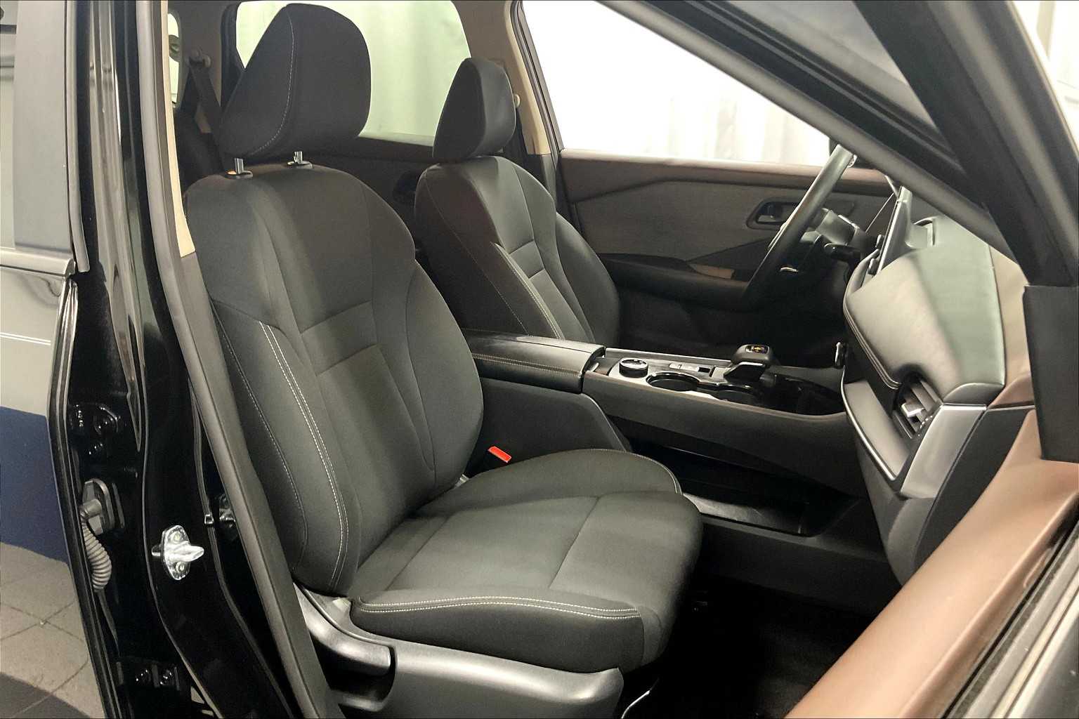 2023 Nissan Rogue S - Photo 11