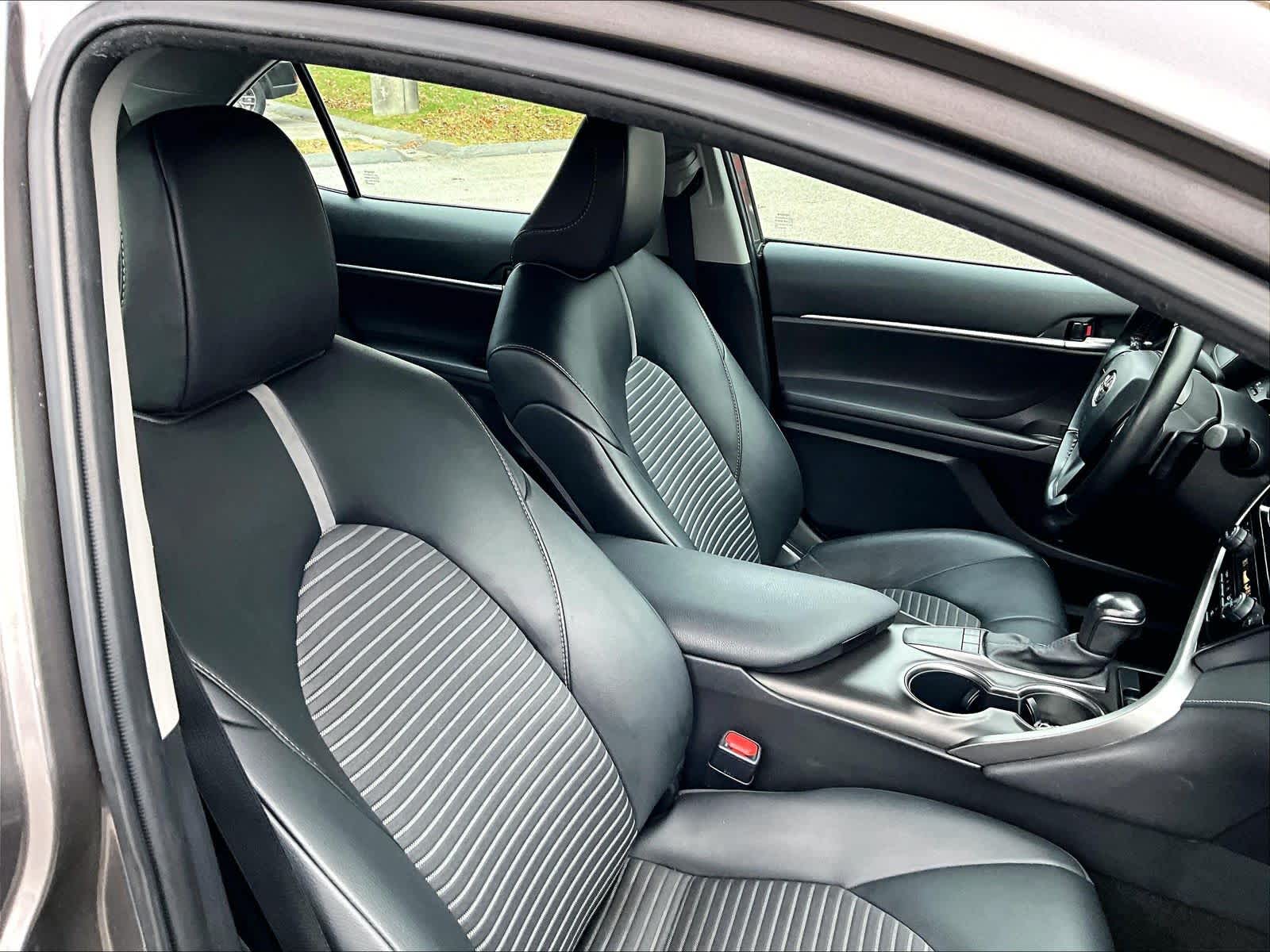 2023 Toyota Camry SE - Photo 11