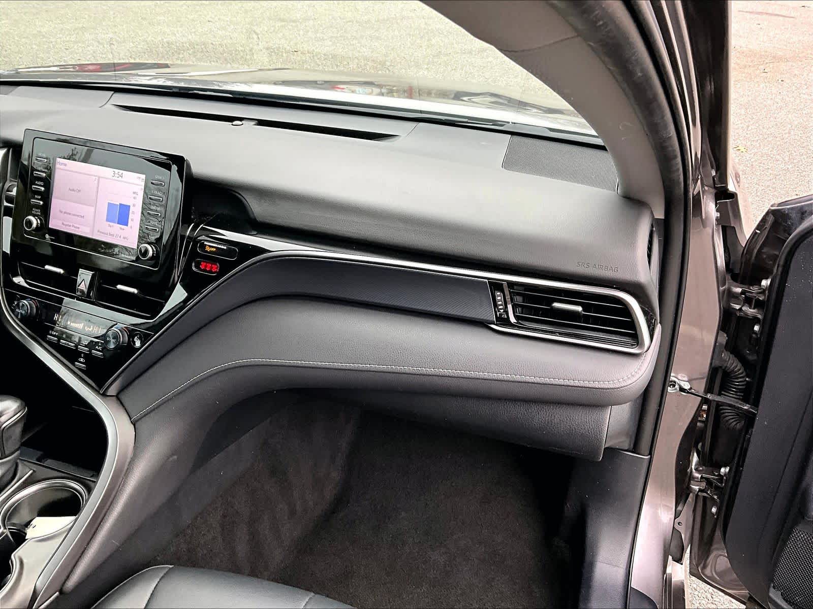 2023 Toyota Camry SE - Photo 13