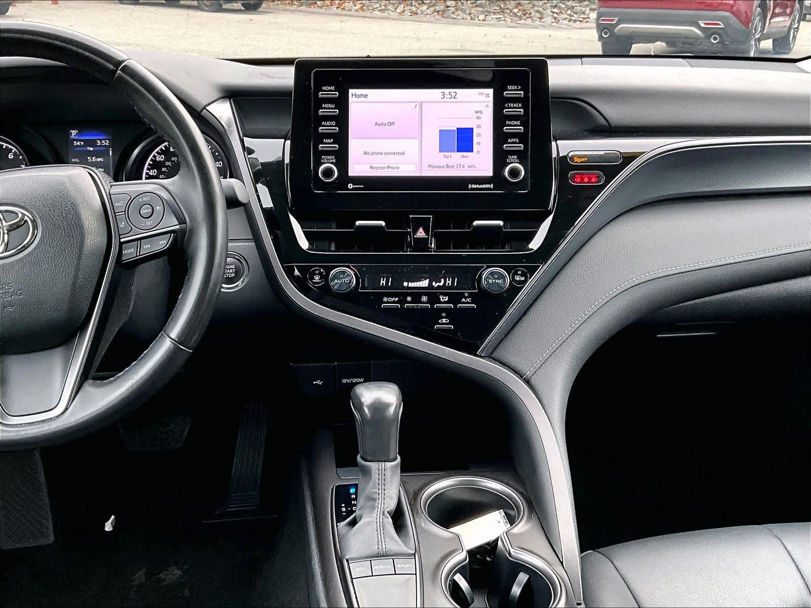 2023 Toyota Camry SE - Photo 18