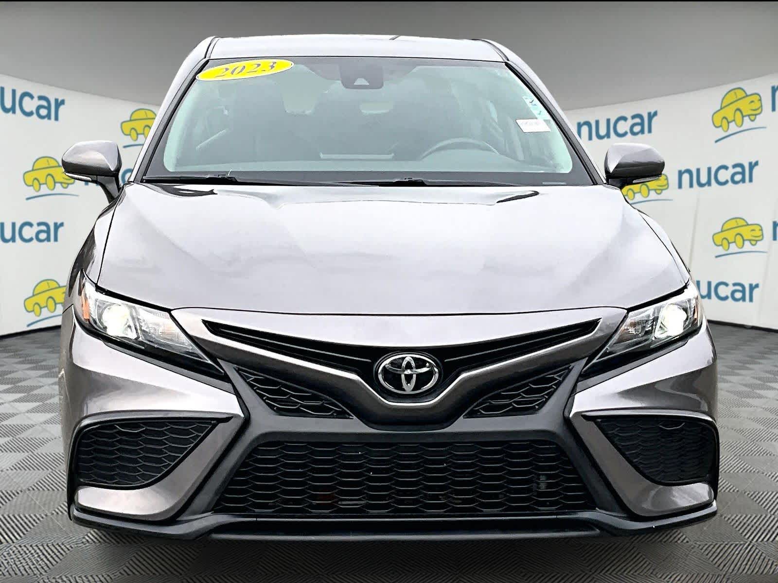 2023 Toyota Camry SE - Photo 2