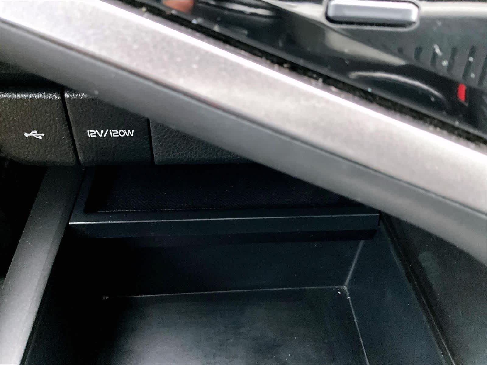 2023 Toyota Camry SE - Photo 25