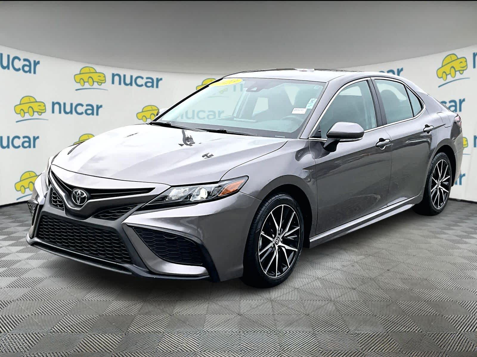 2023 Toyota Camry SE - Photo 3