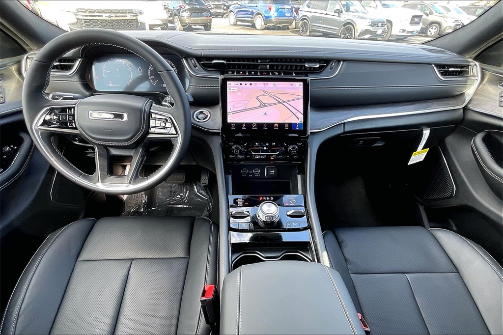 2025 Jeep Grand Cherokee Overland - Photo 11