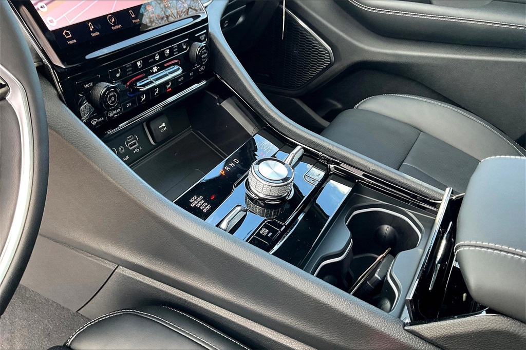 2025 Jeep Grand Cherokee Overland - Photo 13