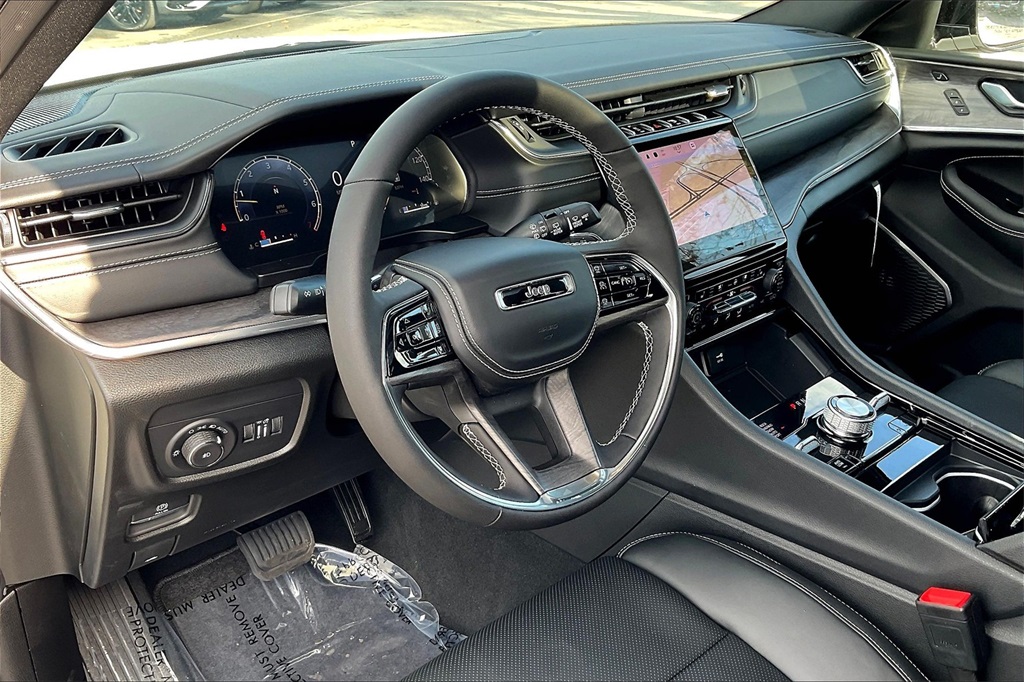 2025 Jeep Grand Cherokee Overland - Photo 8