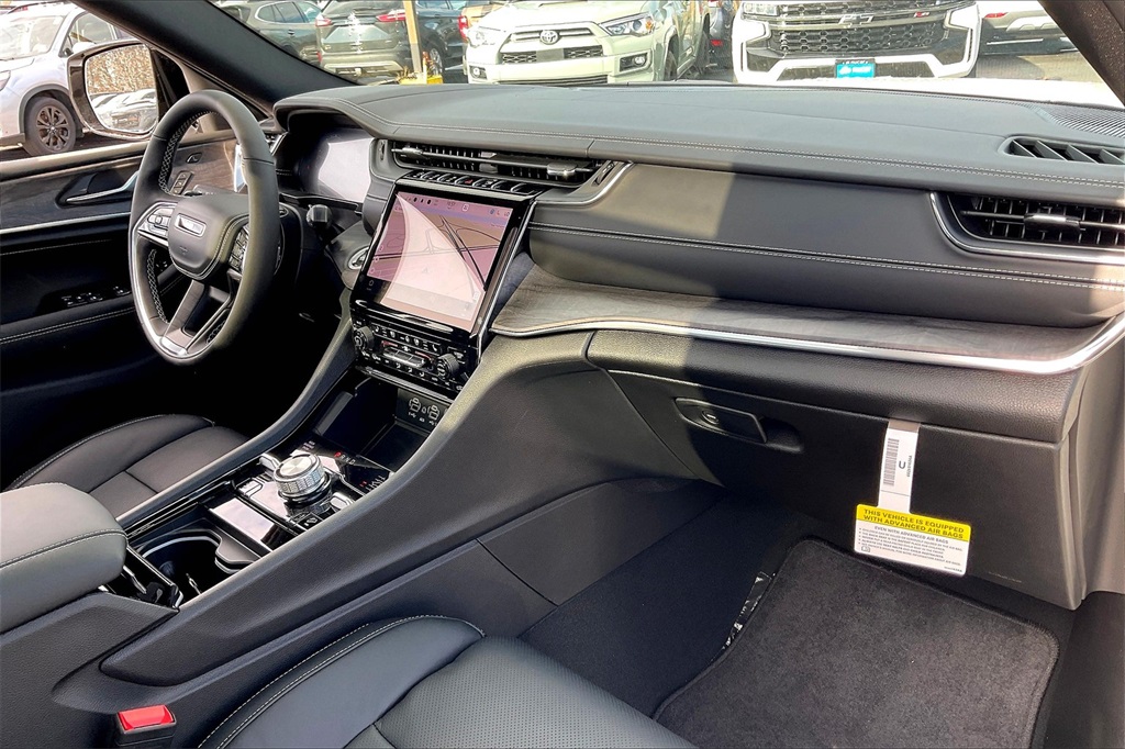 2025 Jeep Grand Cherokee Overland - Photo 9
