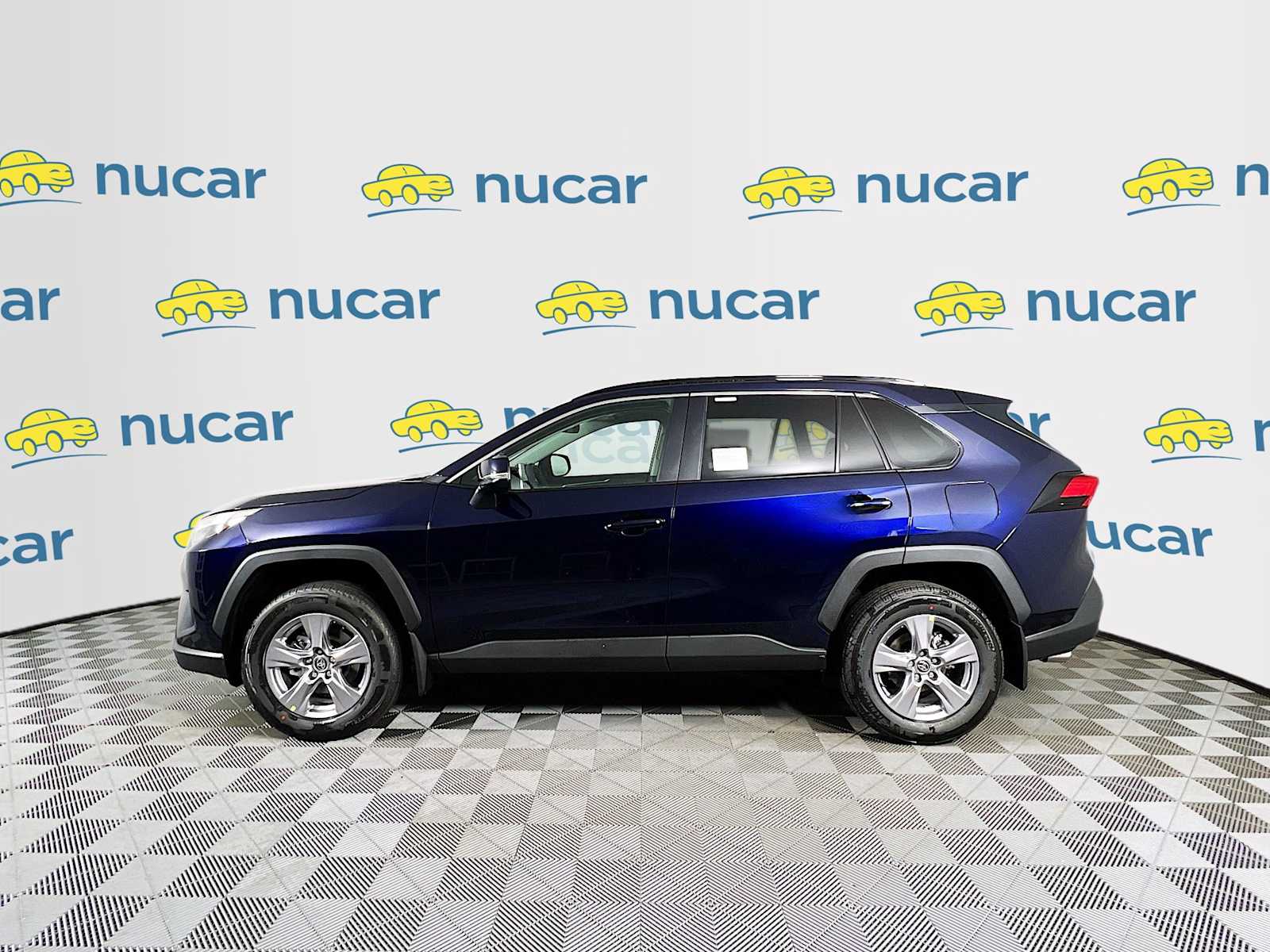 2025 Toyota RAV4 XLE - Photo 3
