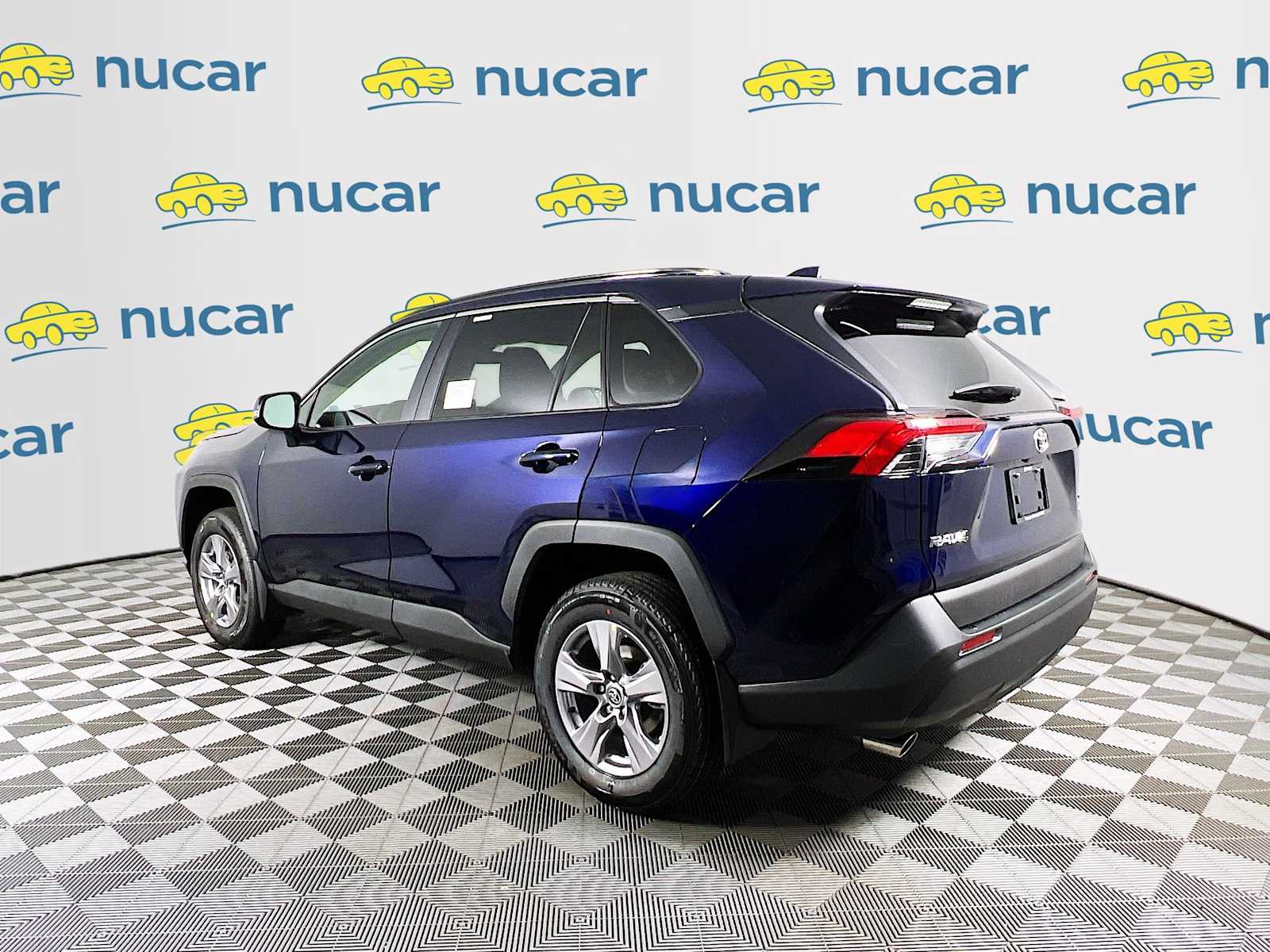 2025 Toyota RAV4 XLE - Photo 4