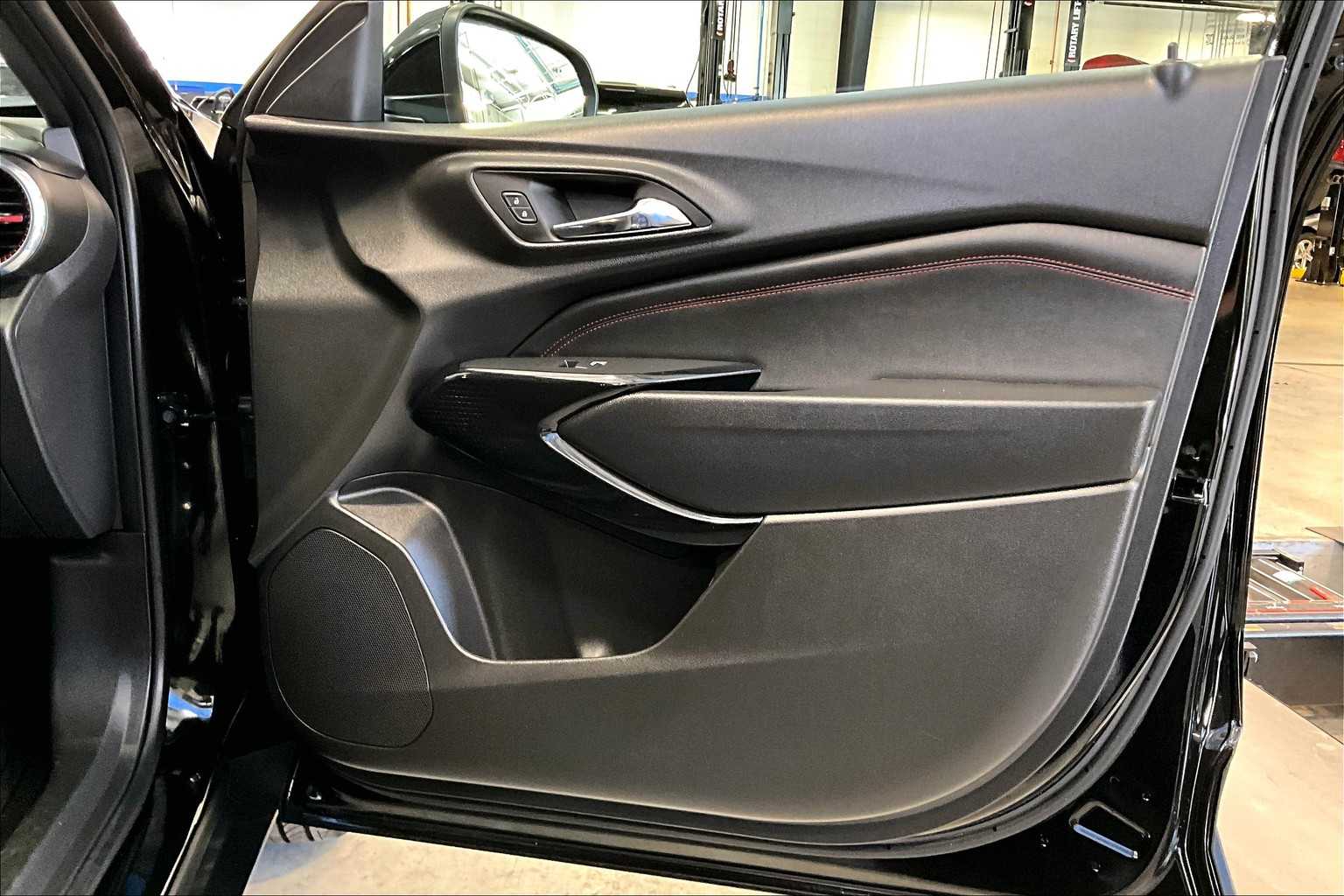 2025 Chevrolet Trax 2RS - Photo 12