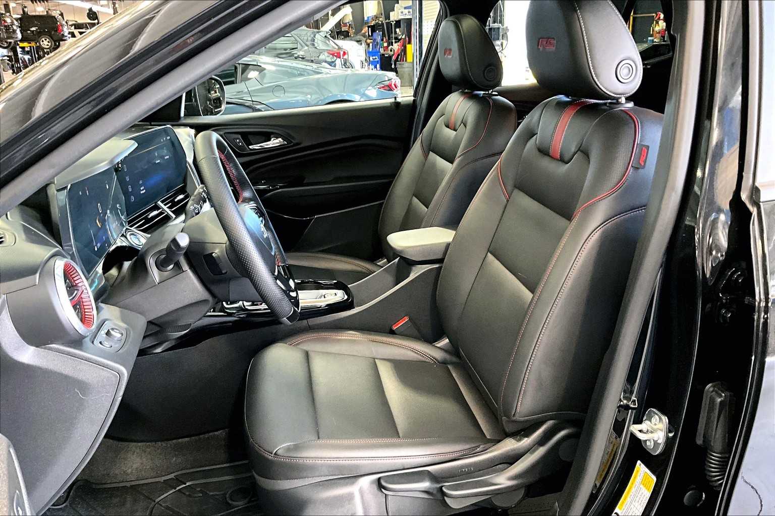 2025 Chevrolet Trax 2RS - Photo 10