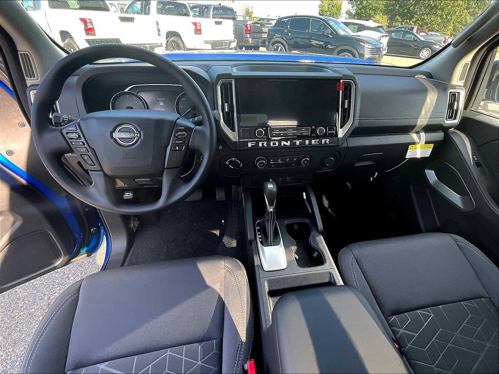 2025 Nissan Frontier SV - Photo 17