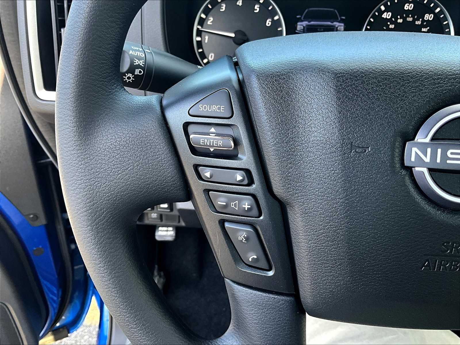 2025 Nissan Frontier SV - Photo 18