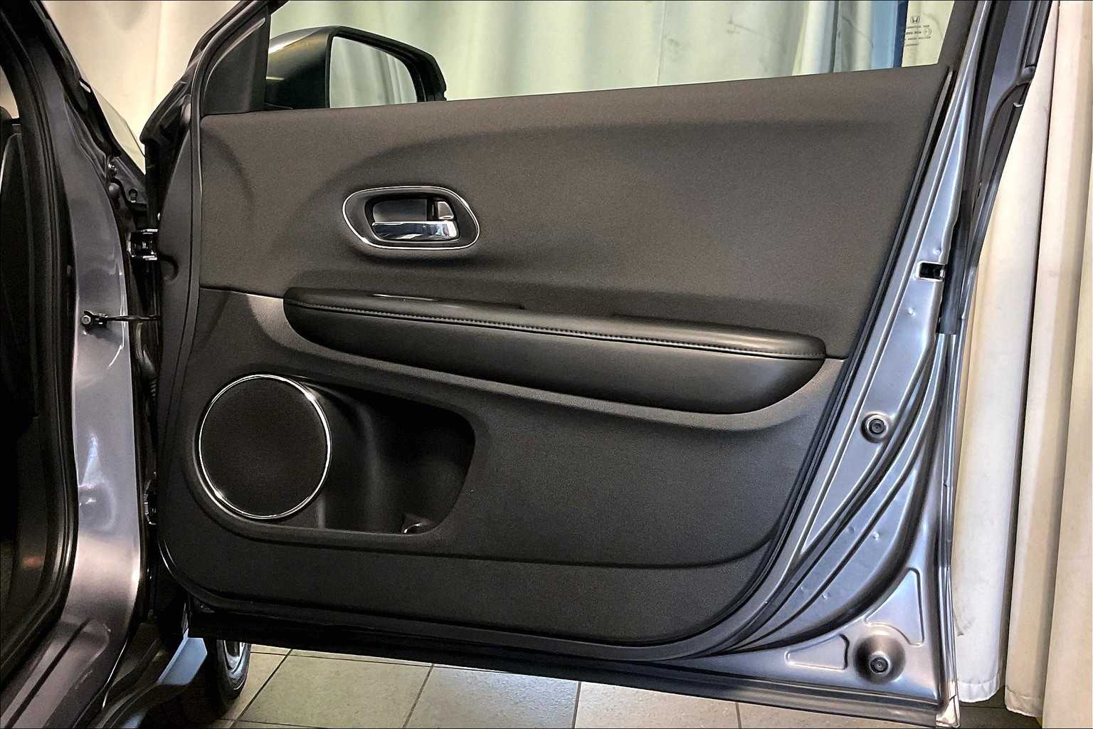 2021 Honda HR-V EX - Photo 12