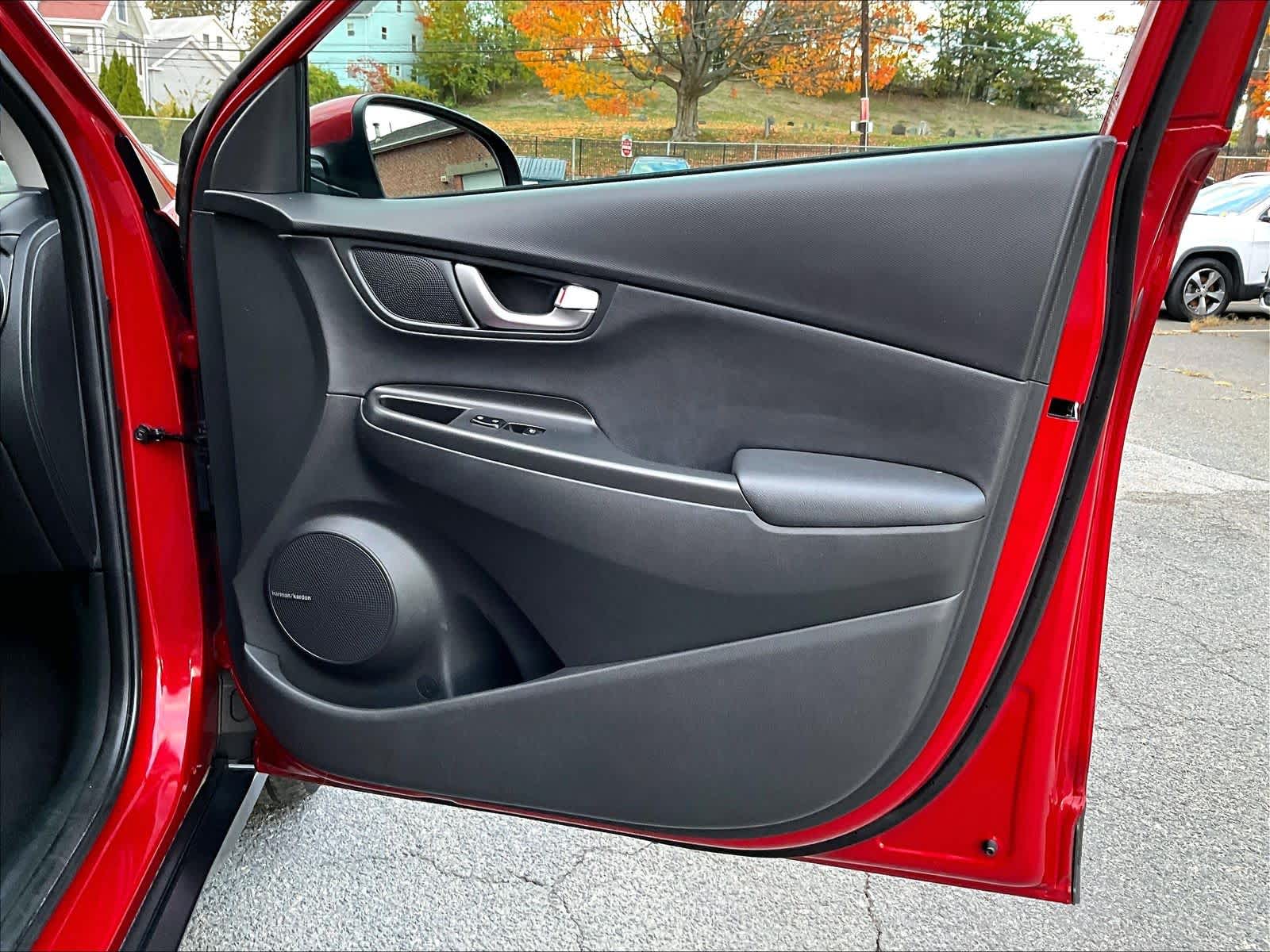 2022 Hyundai Kona Limited - Photo 12
