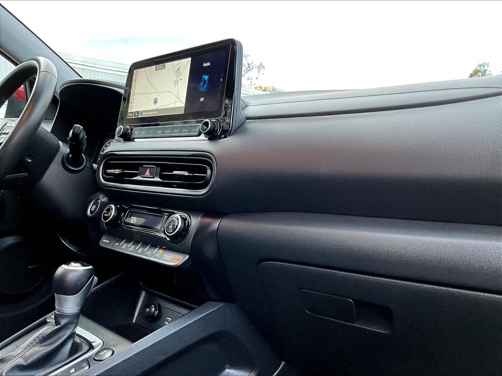2022 Hyundai Kona Limited - Photo 14