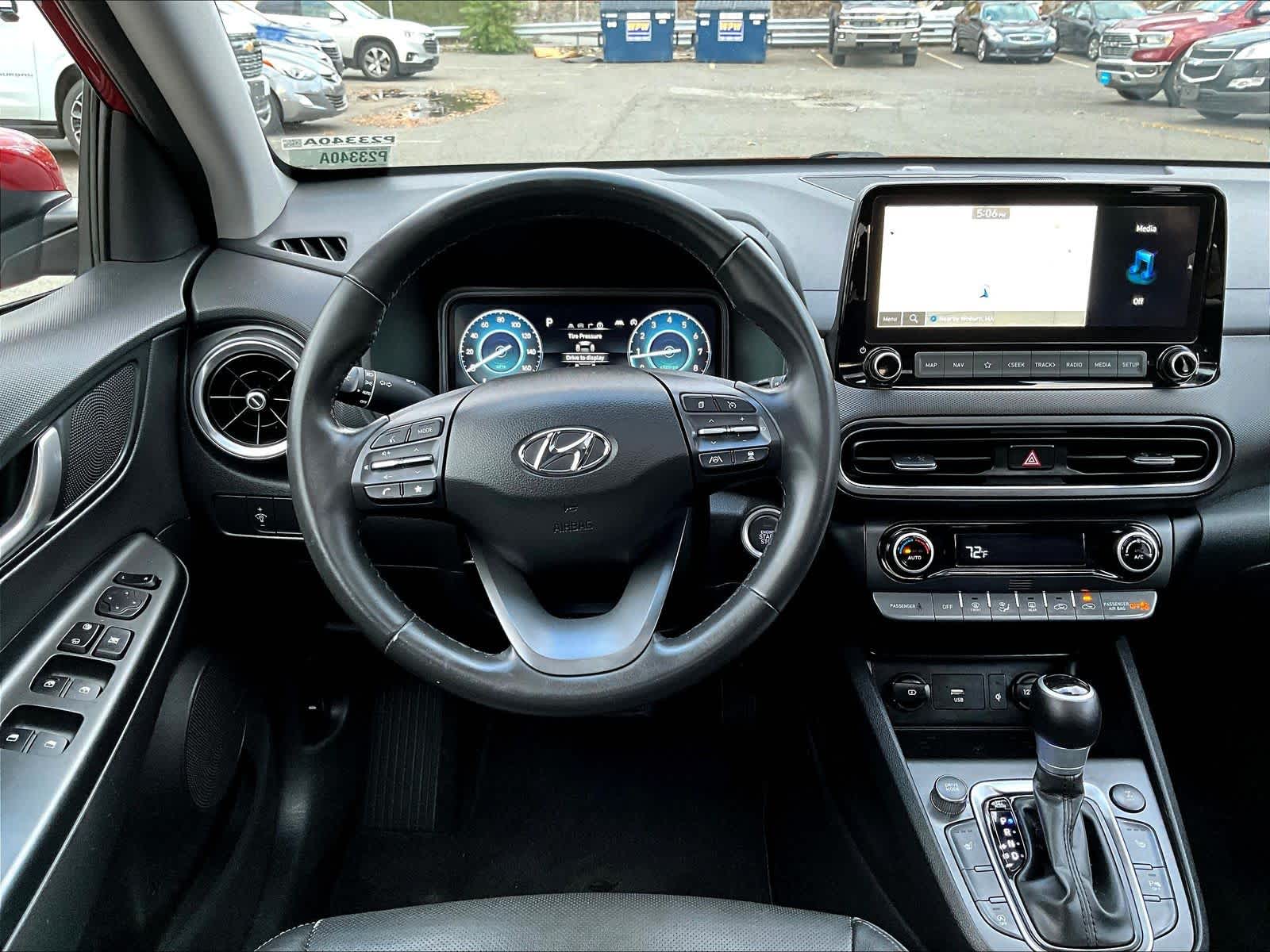 2022 Hyundai Kona Limited - Photo 17