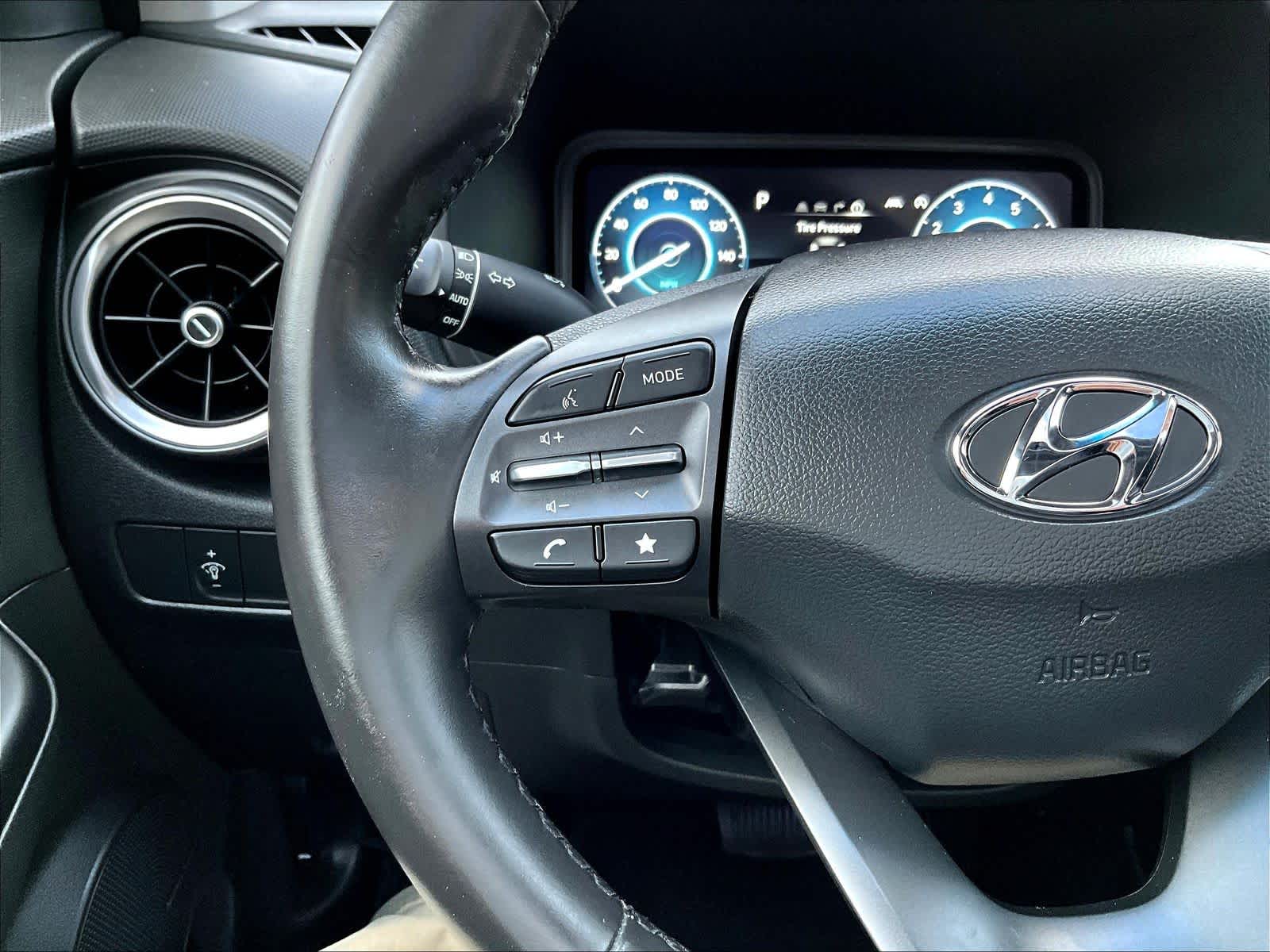 2022 Hyundai Kona Limited - Photo 23