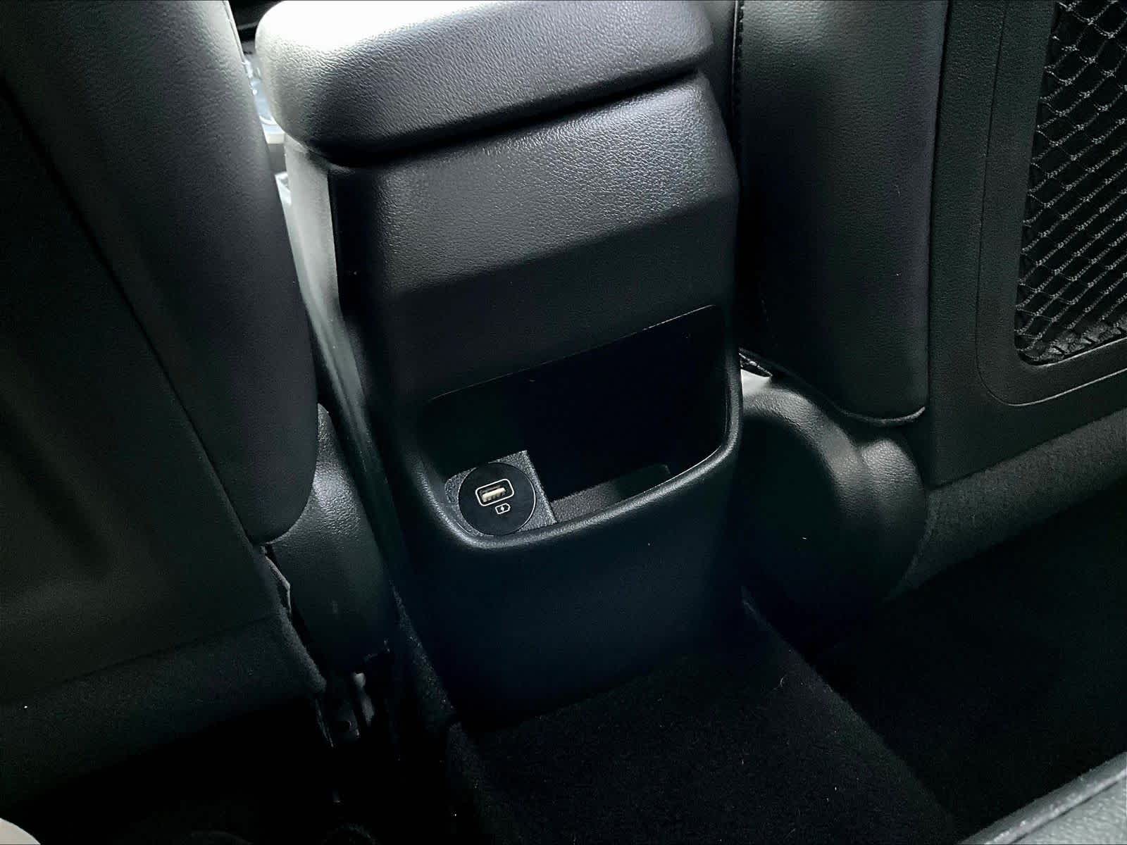 2022 Hyundai Kona Limited - Photo 27