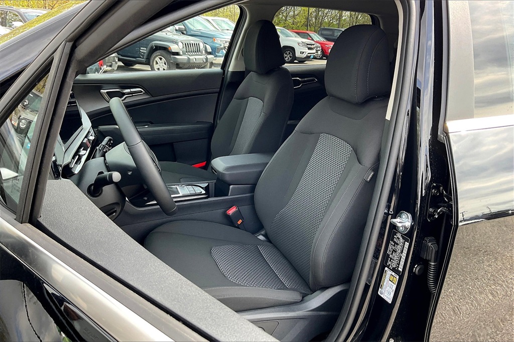 2026 Kia Sportage LX - Photo 11