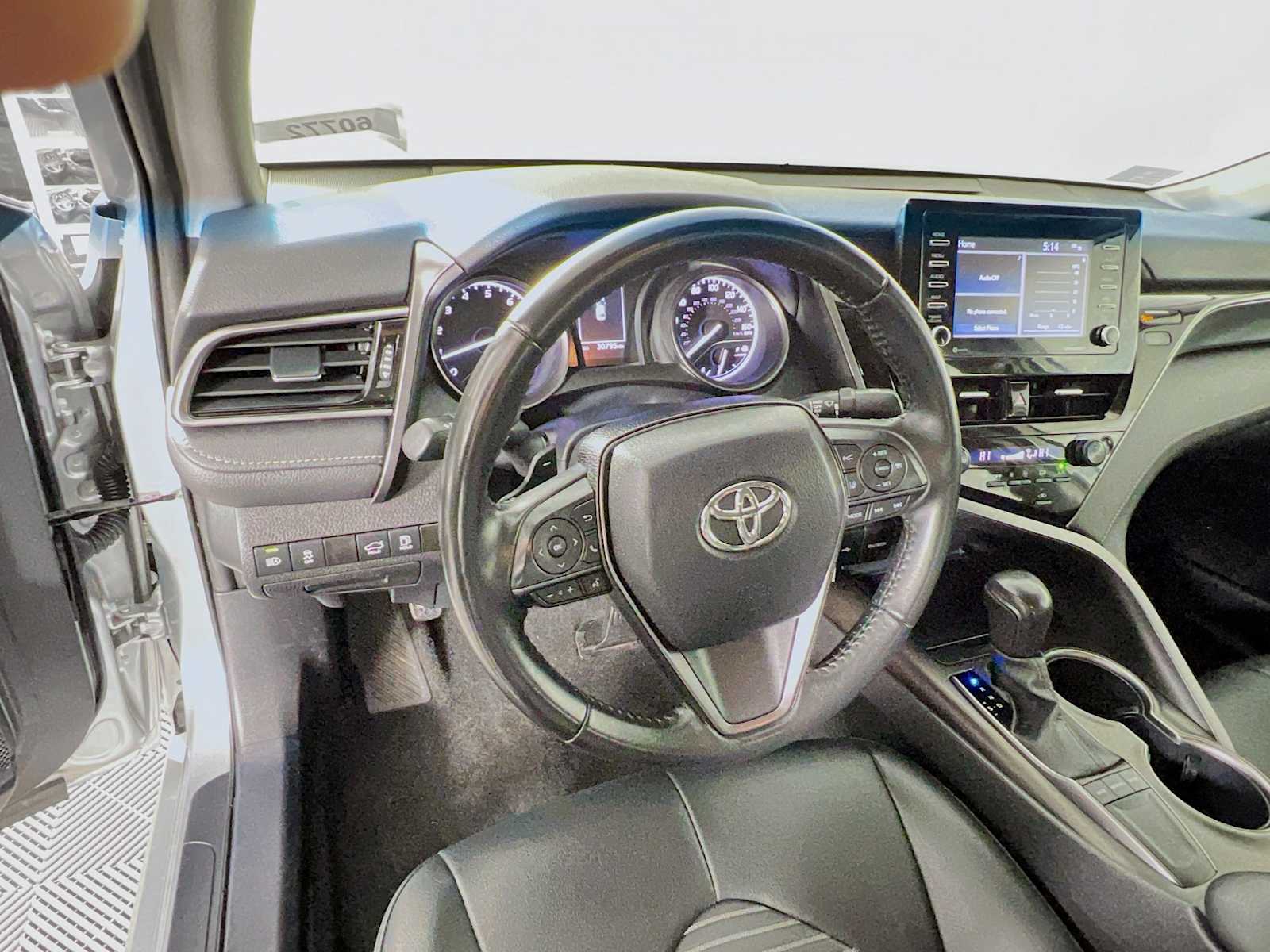 2023 Toyota Camry SE - Photo 11