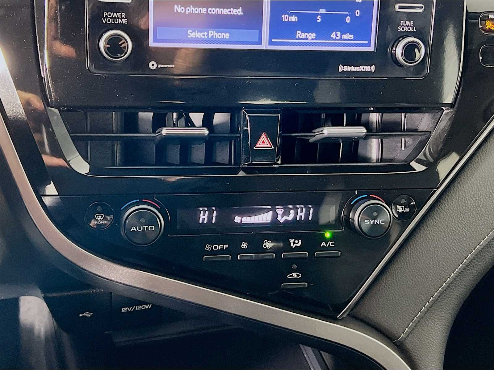 2023 Toyota Camry SE - Photo 15