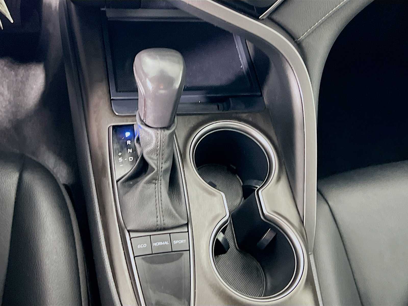 2023 Toyota Camry SE - Photo 16