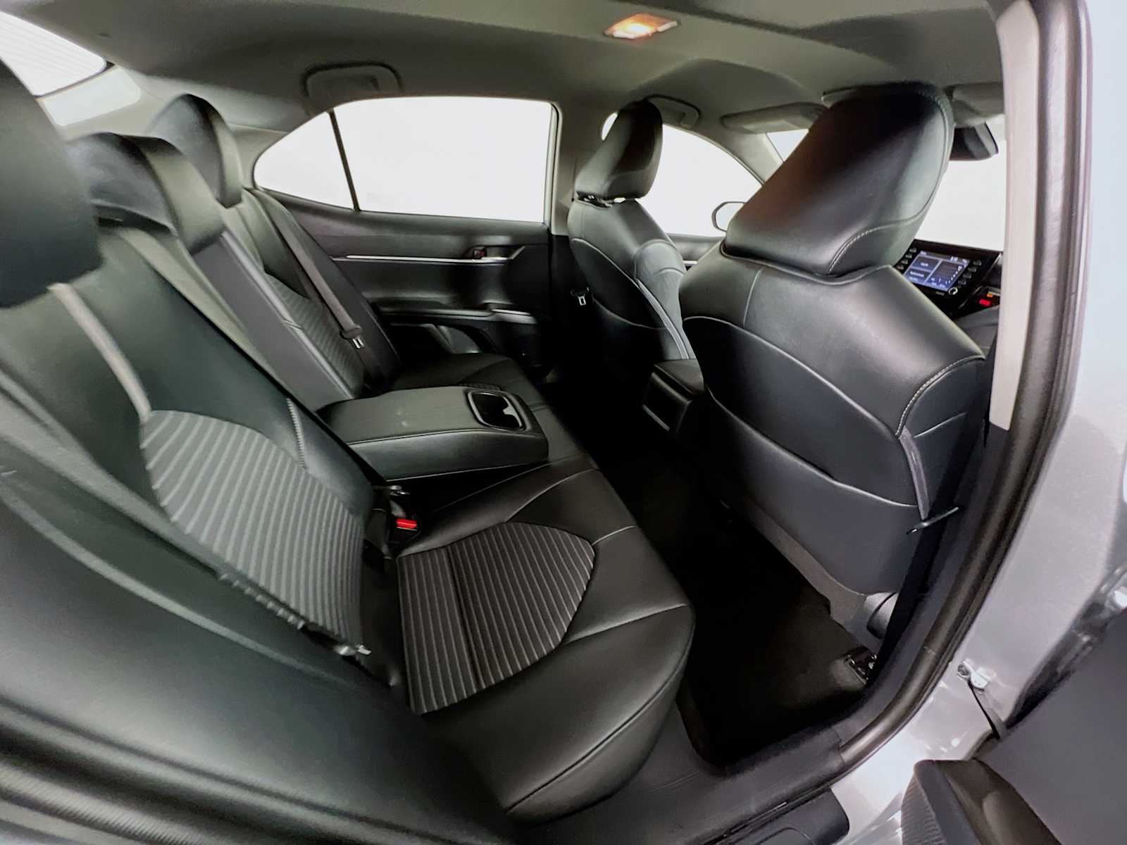 2023 Toyota Camry SE - Photo 25