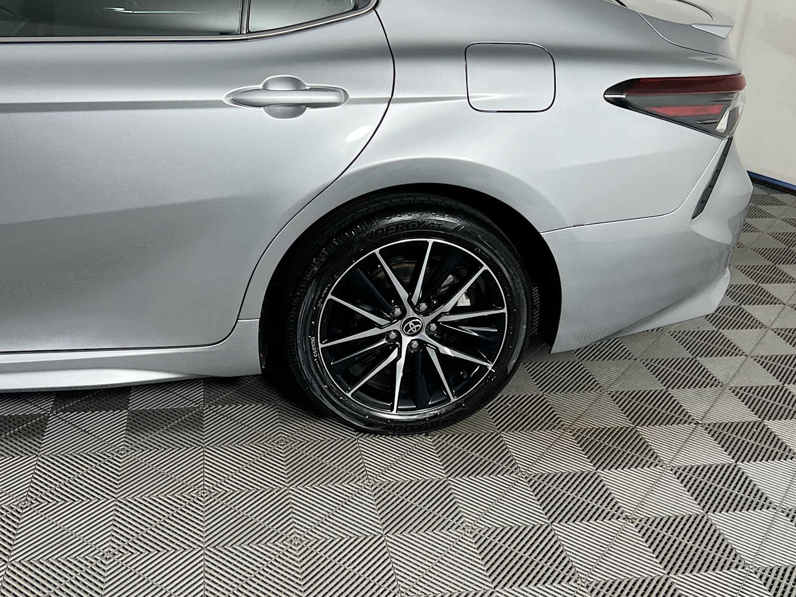 2023 Toyota Camry SE - Photo 29