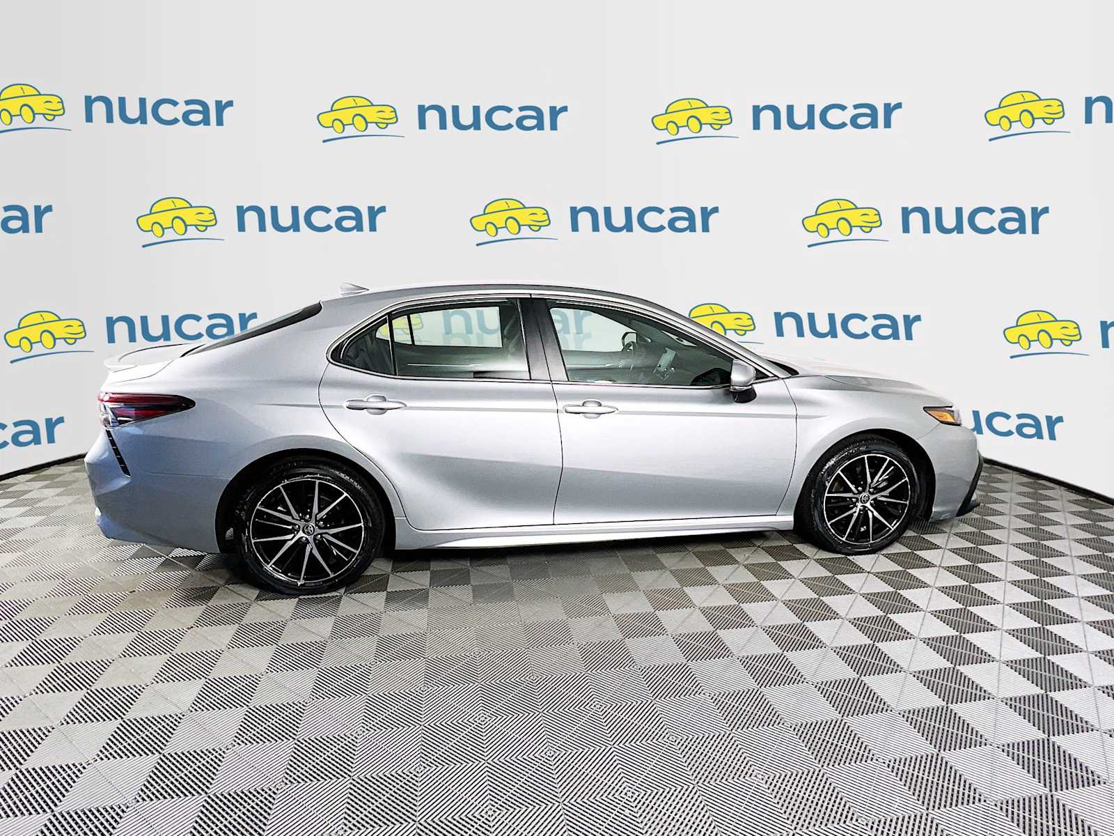 2023 Toyota Camry SE - Photo 8