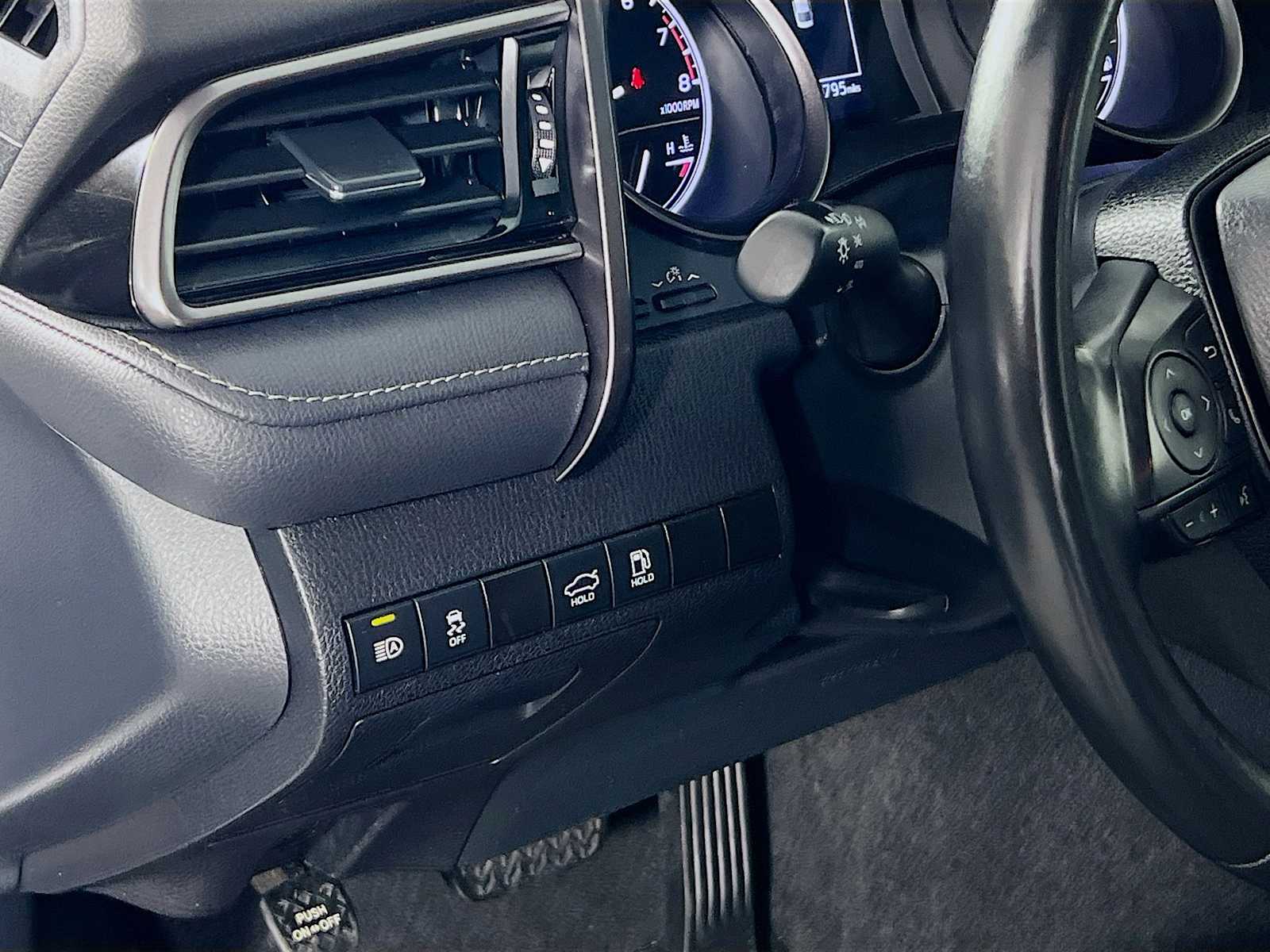 2023 Toyota Camry SE - Photo 10