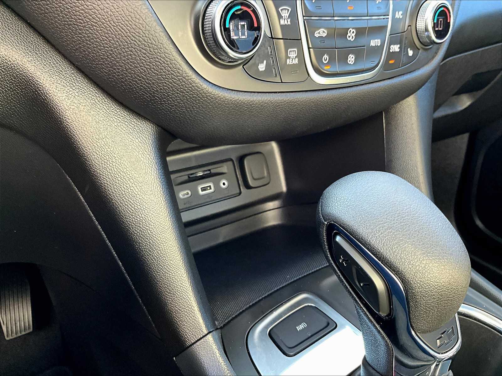 2022 Chevrolet Equinox LT - Photo 26