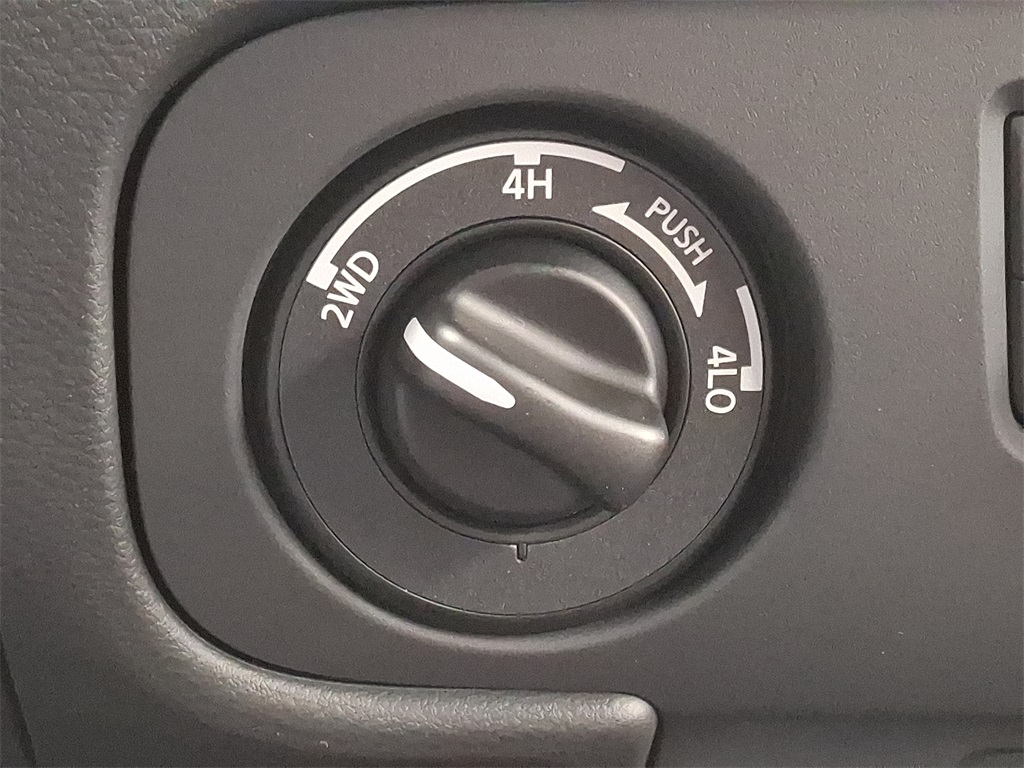 2025 Nissan Frontier PRO-4X - Photo 16