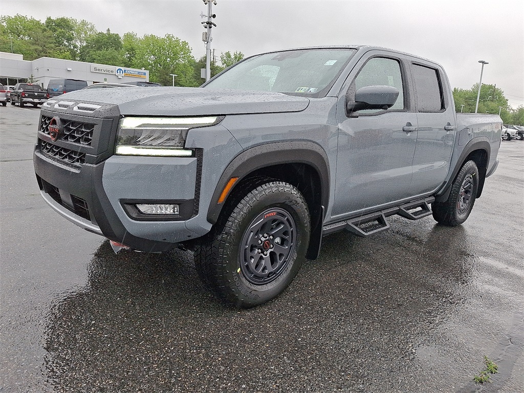 2025 Nissan Frontier PRO-4X - Photo 2