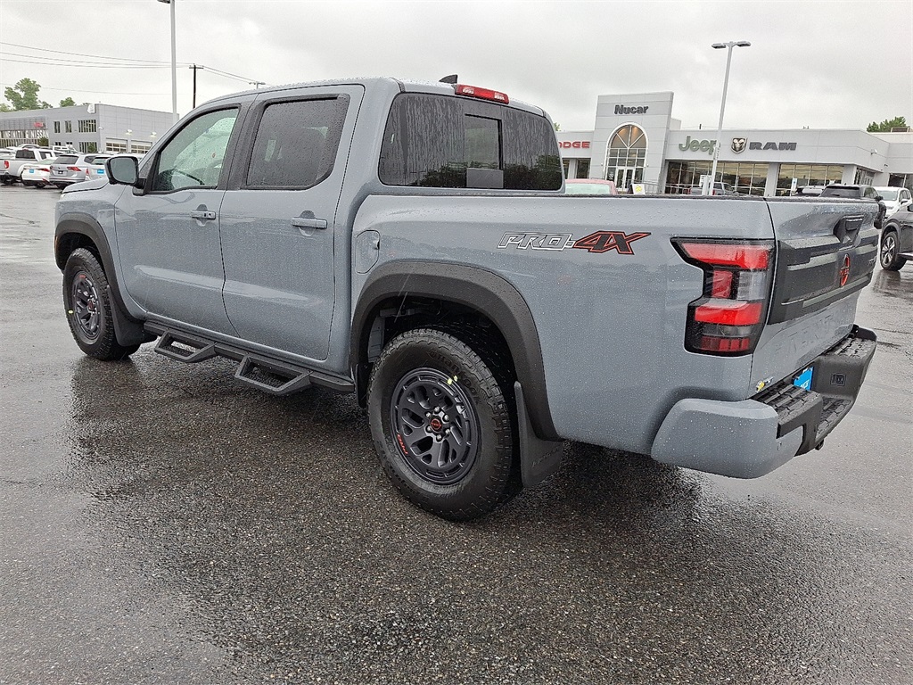 2025 Nissan Frontier PRO-4X - Photo 3