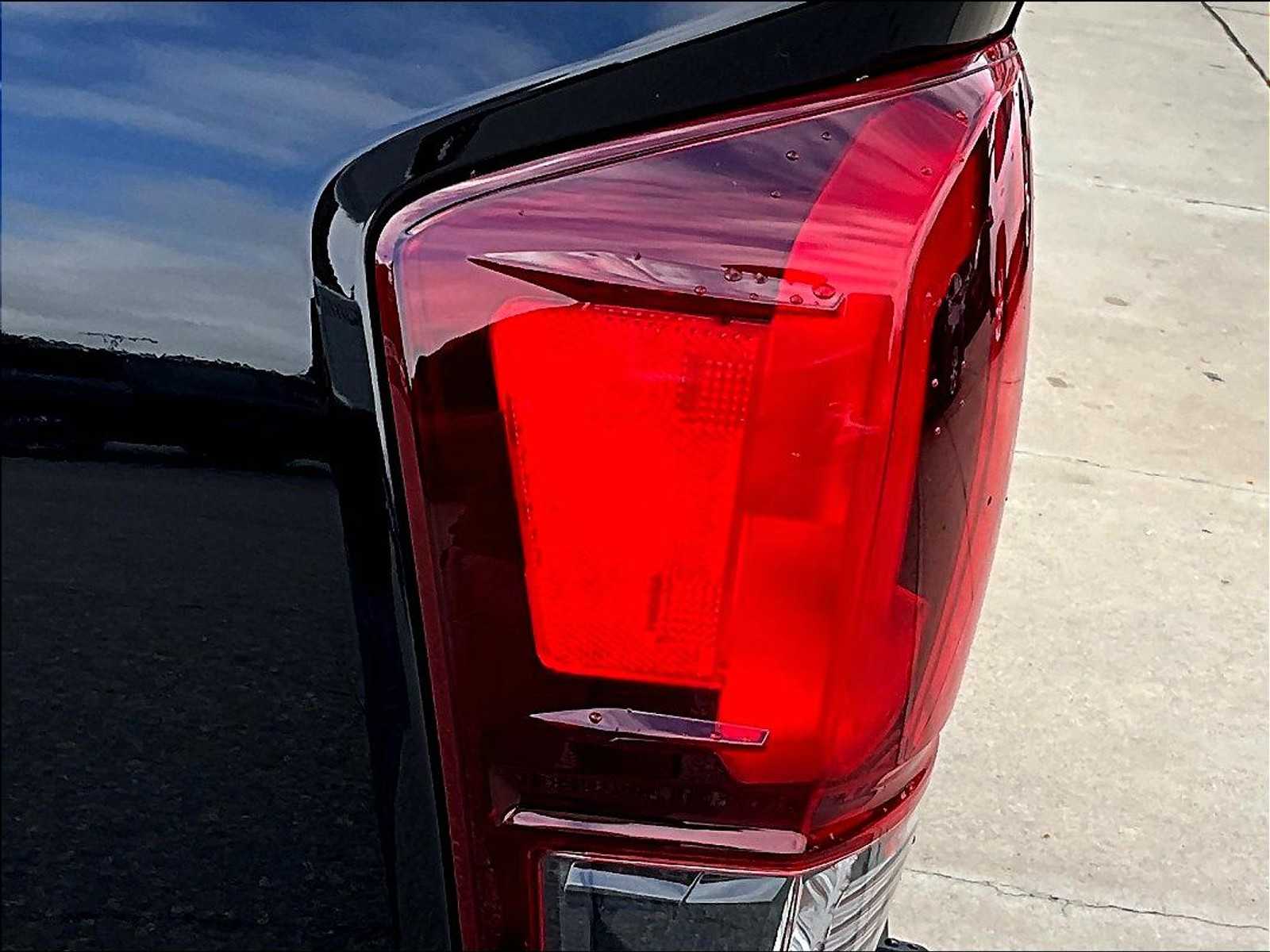 2023 Toyota Tacoma SR5 - Photo 34