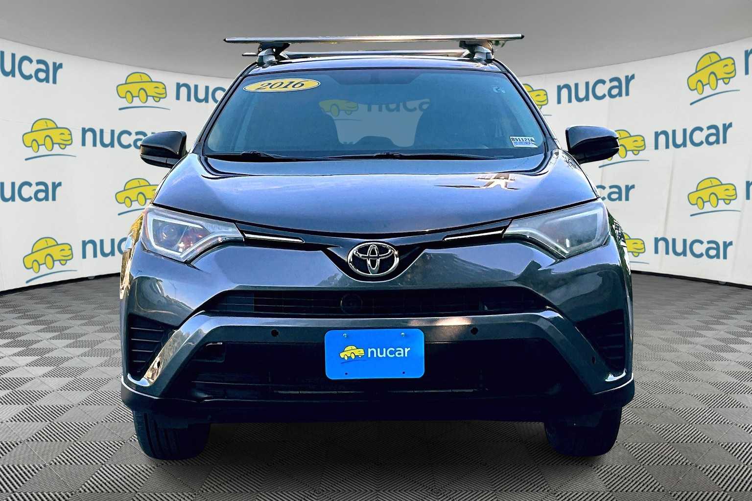 2016 Toyota RAV4 LE - Photo 2