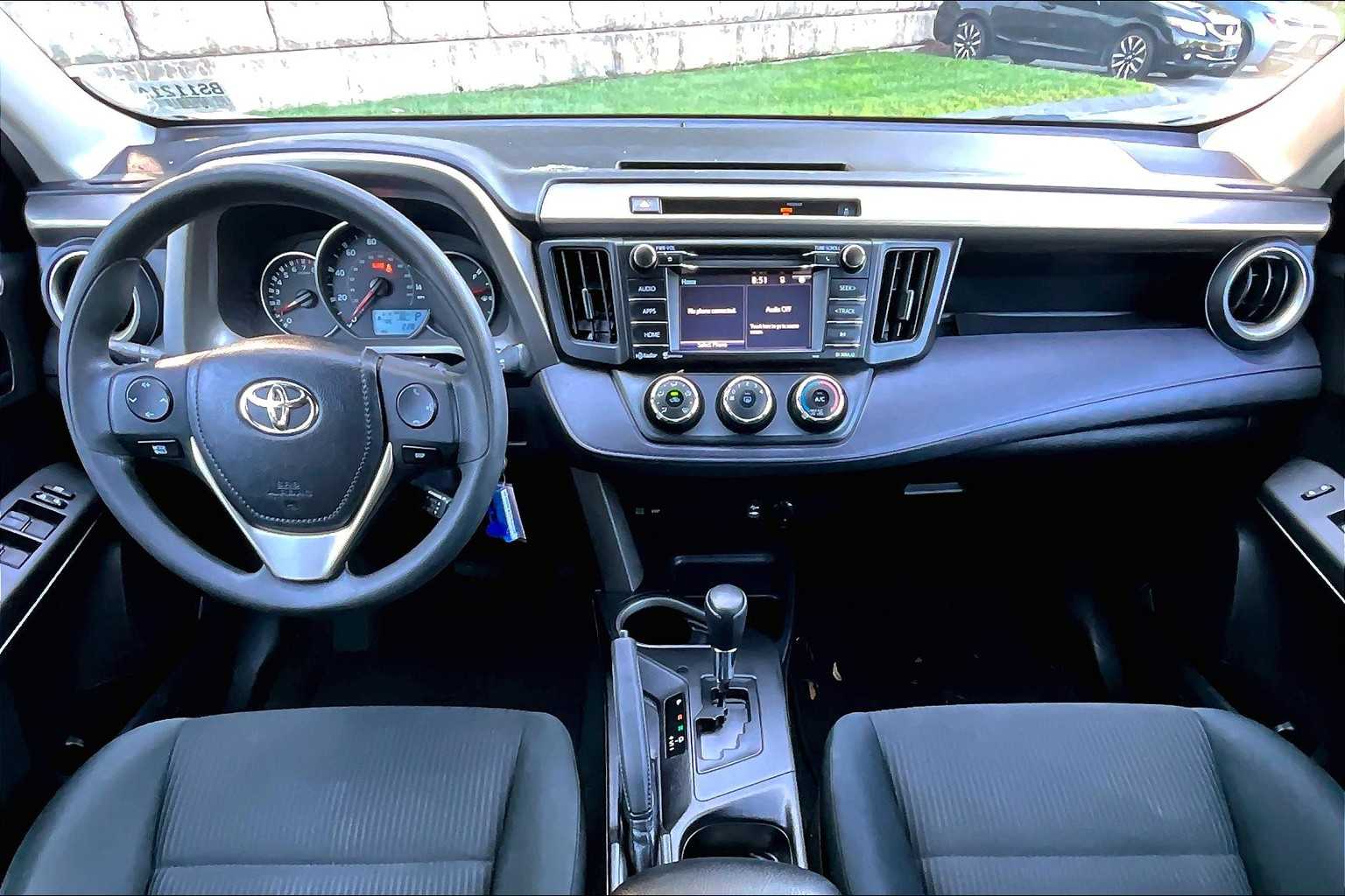 2016 Toyota RAV4 LE - Photo 21