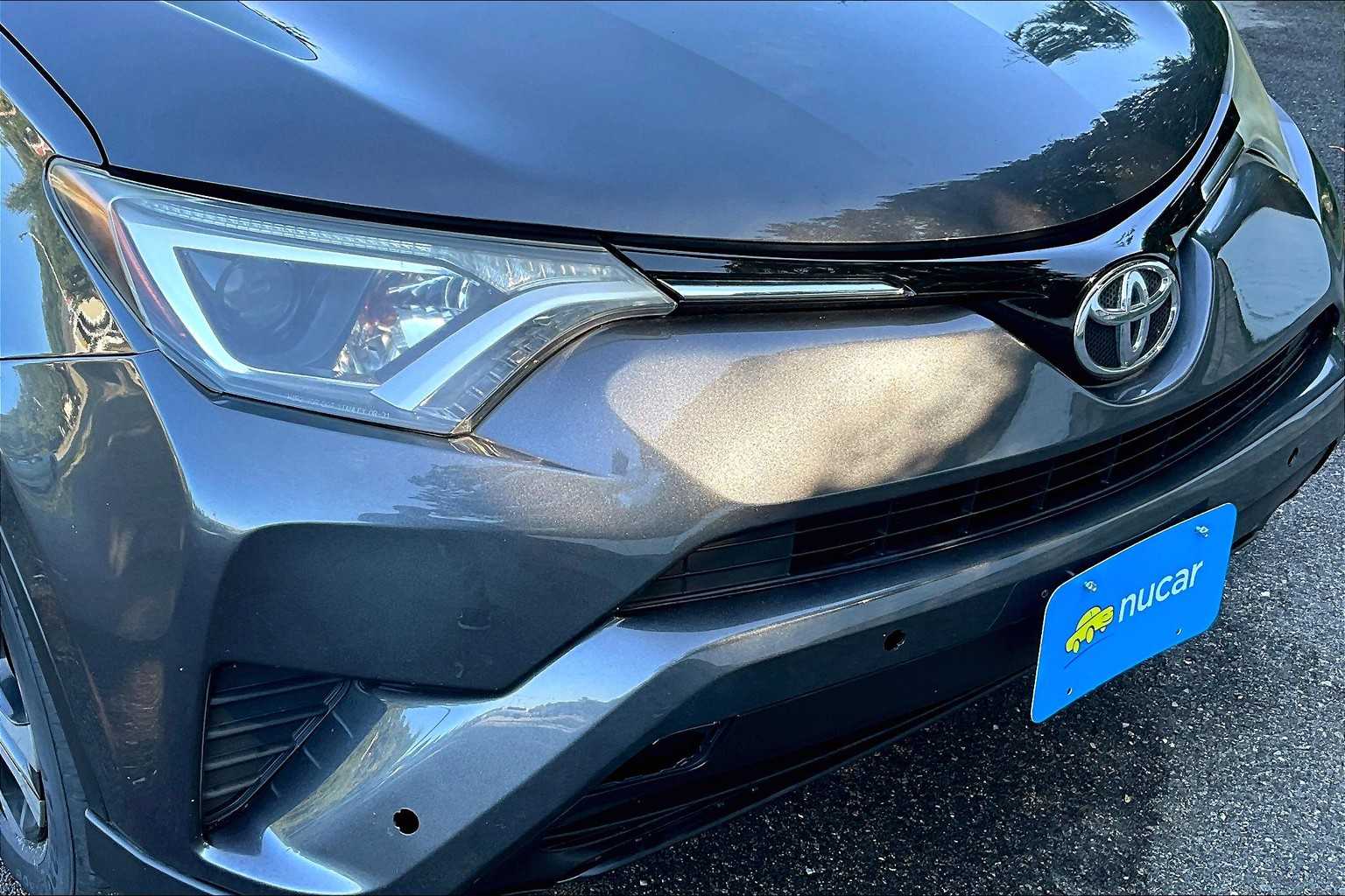 2016 Toyota RAV4 LE - Photo 32