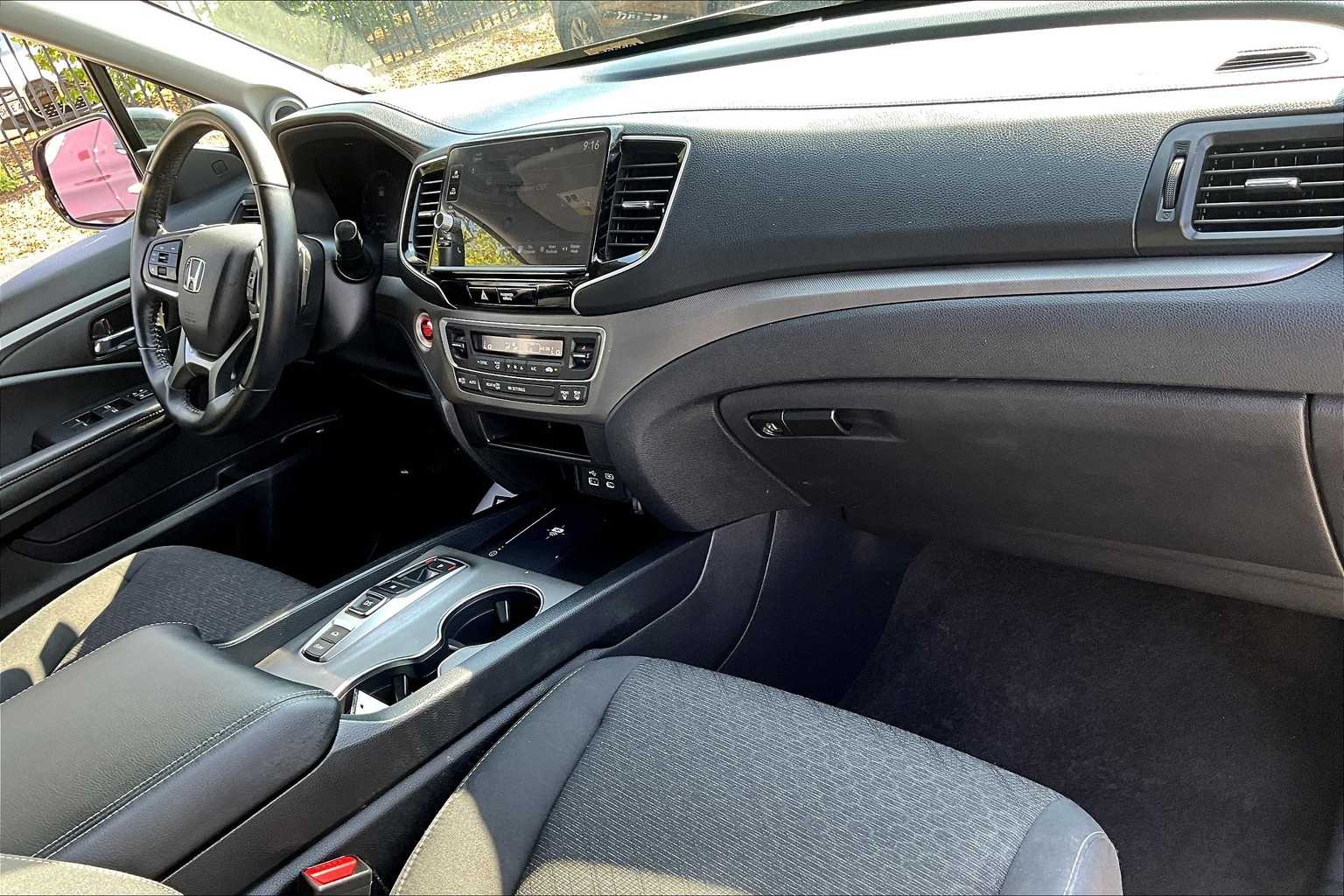 2024 Honda Ridgeline Sport - Photo 14