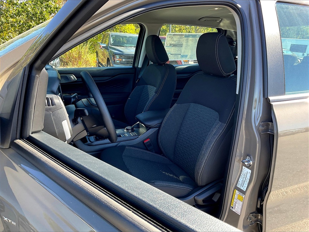 2025 Ford Ranger XL - Photo 11