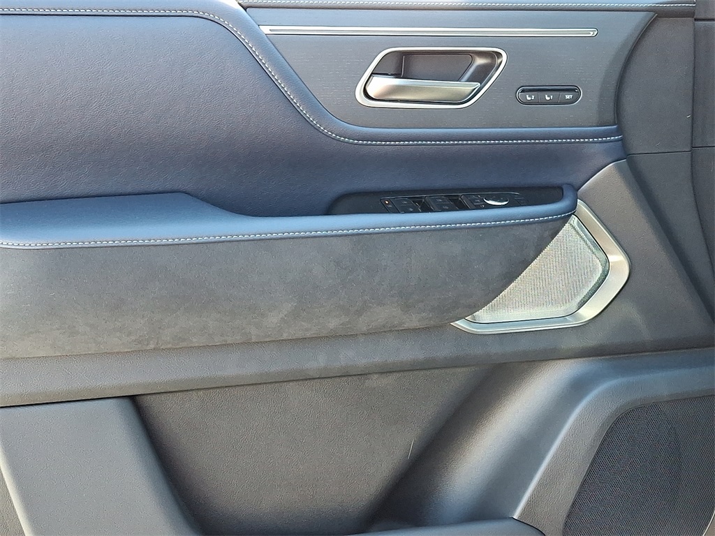 2026 INFINITI QX80  - Photo 10