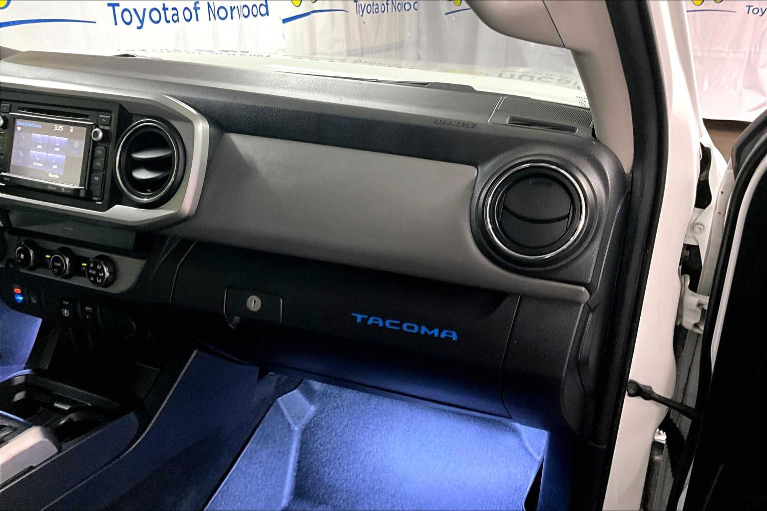 2018 Toyota Tacoma SR5 - Photo 13