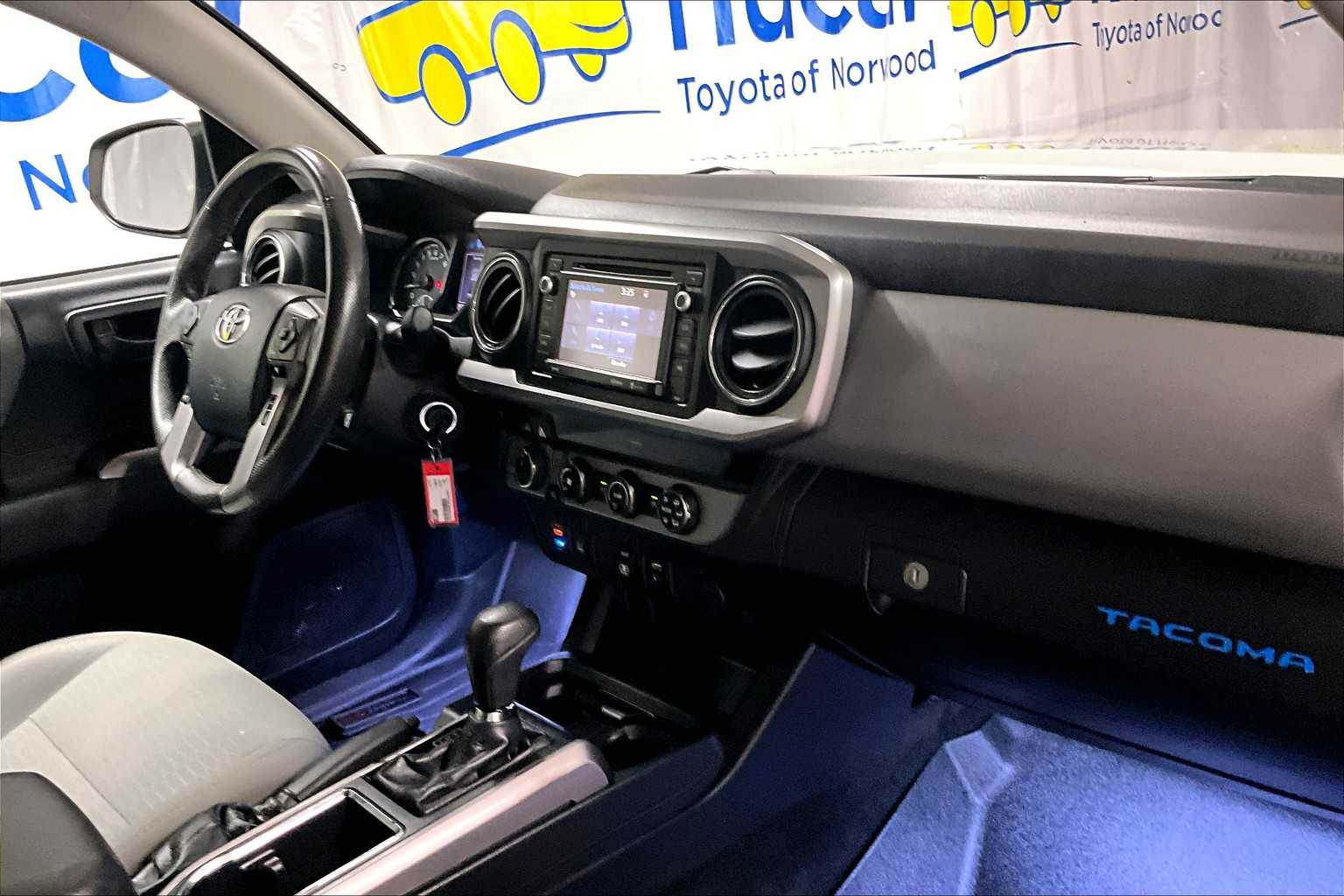 2018 Toyota Tacoma SR5 - Photo 14