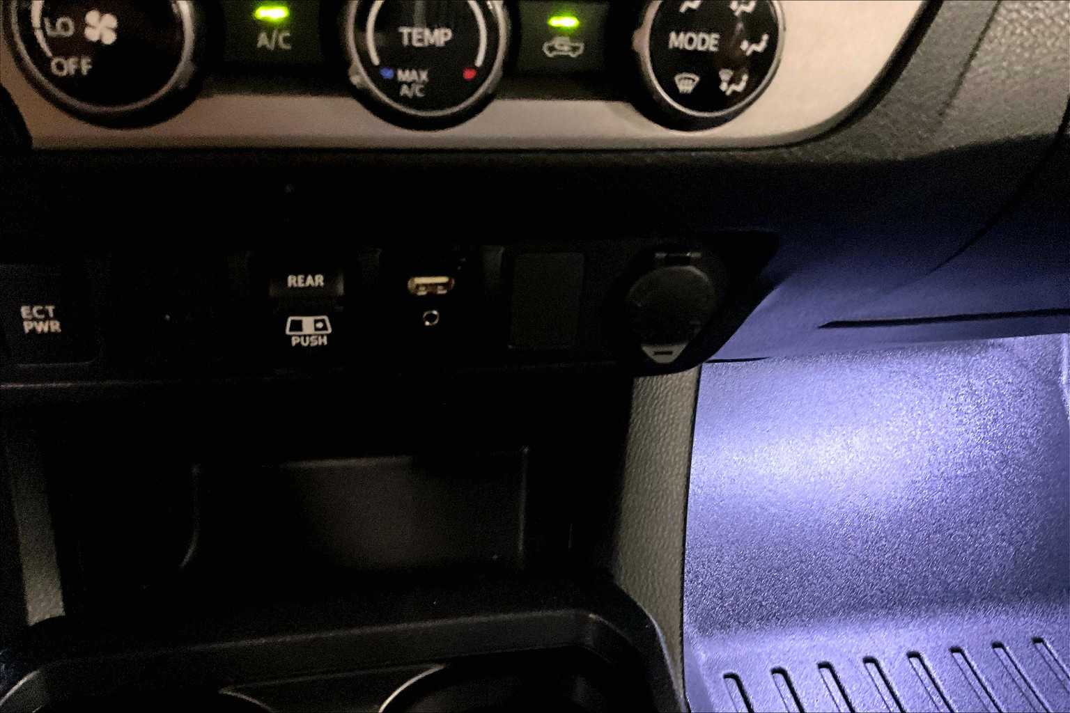 2018 Toyota Tacoma SR5 - Photo 26